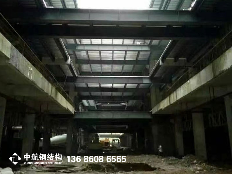 建造鋼結(jié)構(gòu)閣樓的先決條件和注意事項有哪些？(圖1)